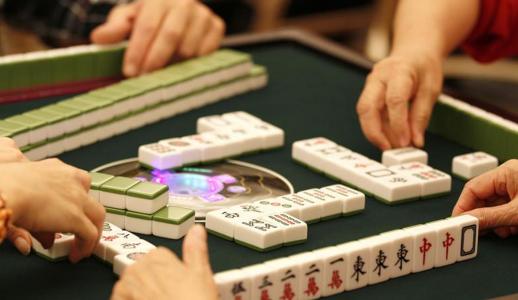“网上麻将馆”生意的暴利与麻烦